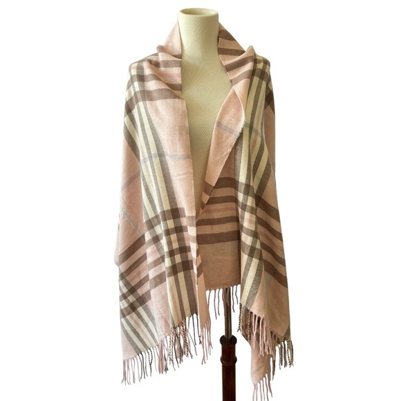360 CASHMERE SCARF PINK TAUPE PLAID FRINGE SPRINGTIME LAYERING COZY LUXURY CHIC - Picture 1 of 9